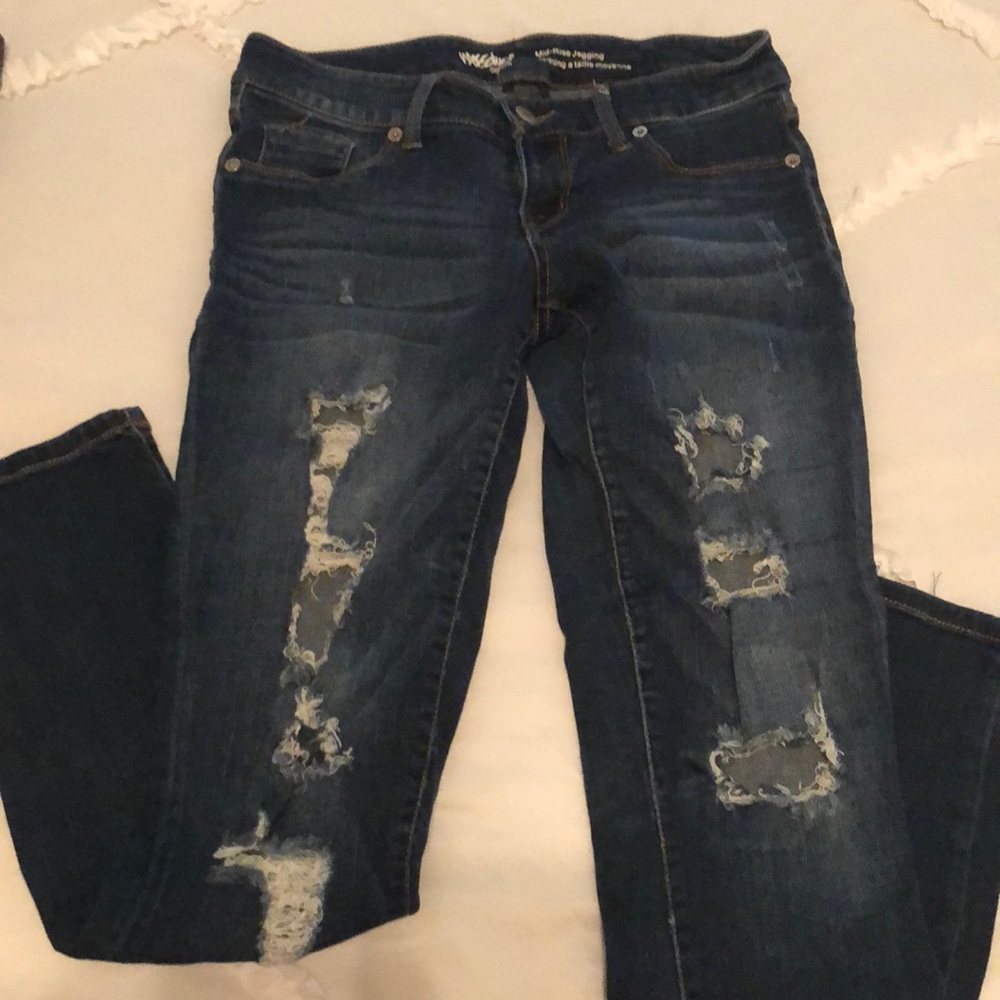 Distressed skinny jeans